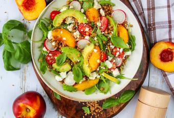 Vegetarian salad with lentils, roasted nectarines and flaxseed