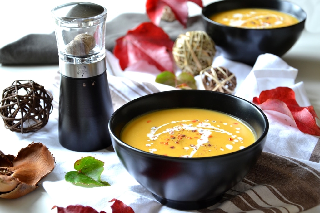 Soupe de lentilles corail, carottes et noix de muscade