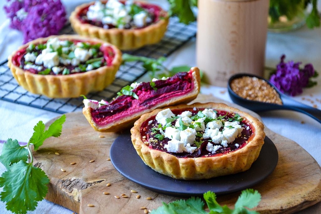 Tartelettes betterave, chèvre, feta et graines de lin - facile et sans beurre