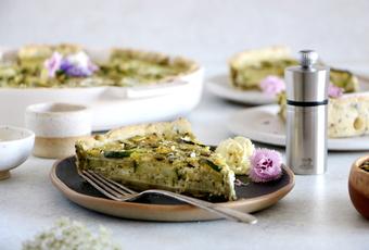 Quiche aux courgettes, pesto, chèvre et aux graines