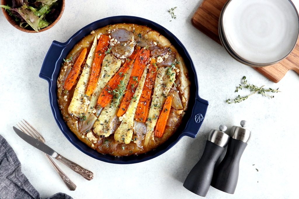 Tarte tatin de panais, échalotes et feta